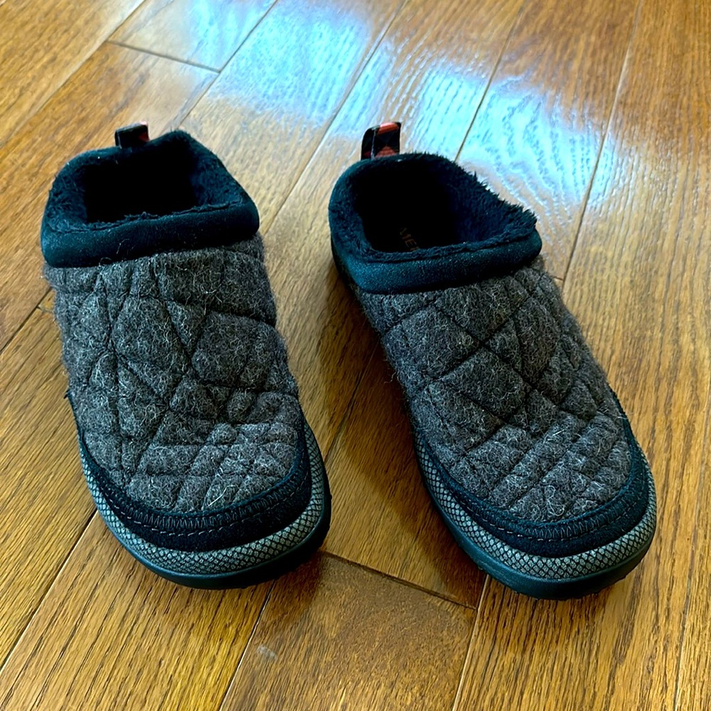 Merrill brand women’s slip on type shoes